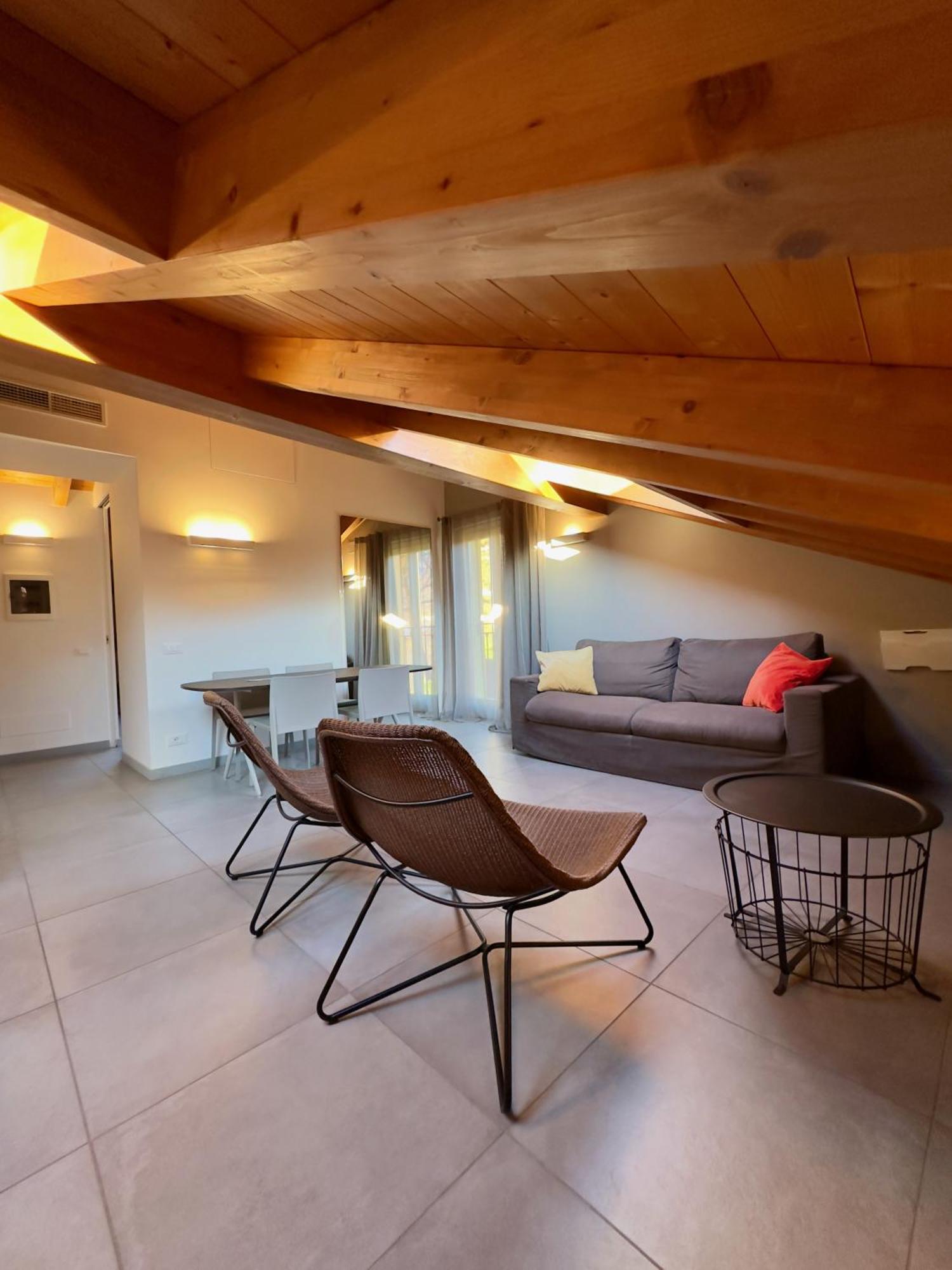 Residence Matilde Oliveto Lario Eksteriør billede