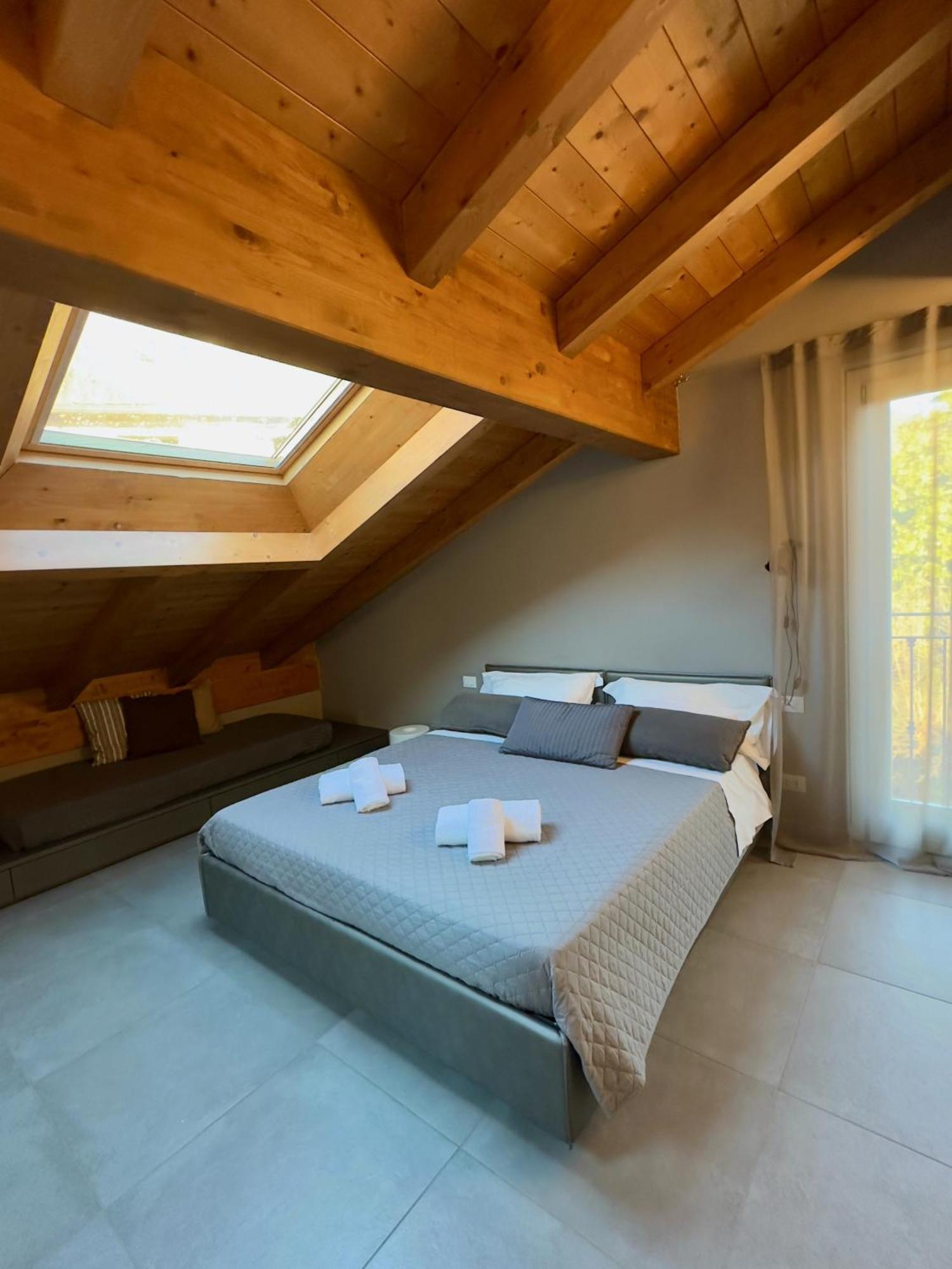 Residence Matilde Oliveto Lario Eksteriør billede